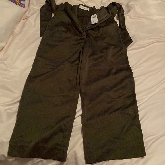 Abercrombie and Fitch satin wide leg cropped pants - Picture 5 of 5